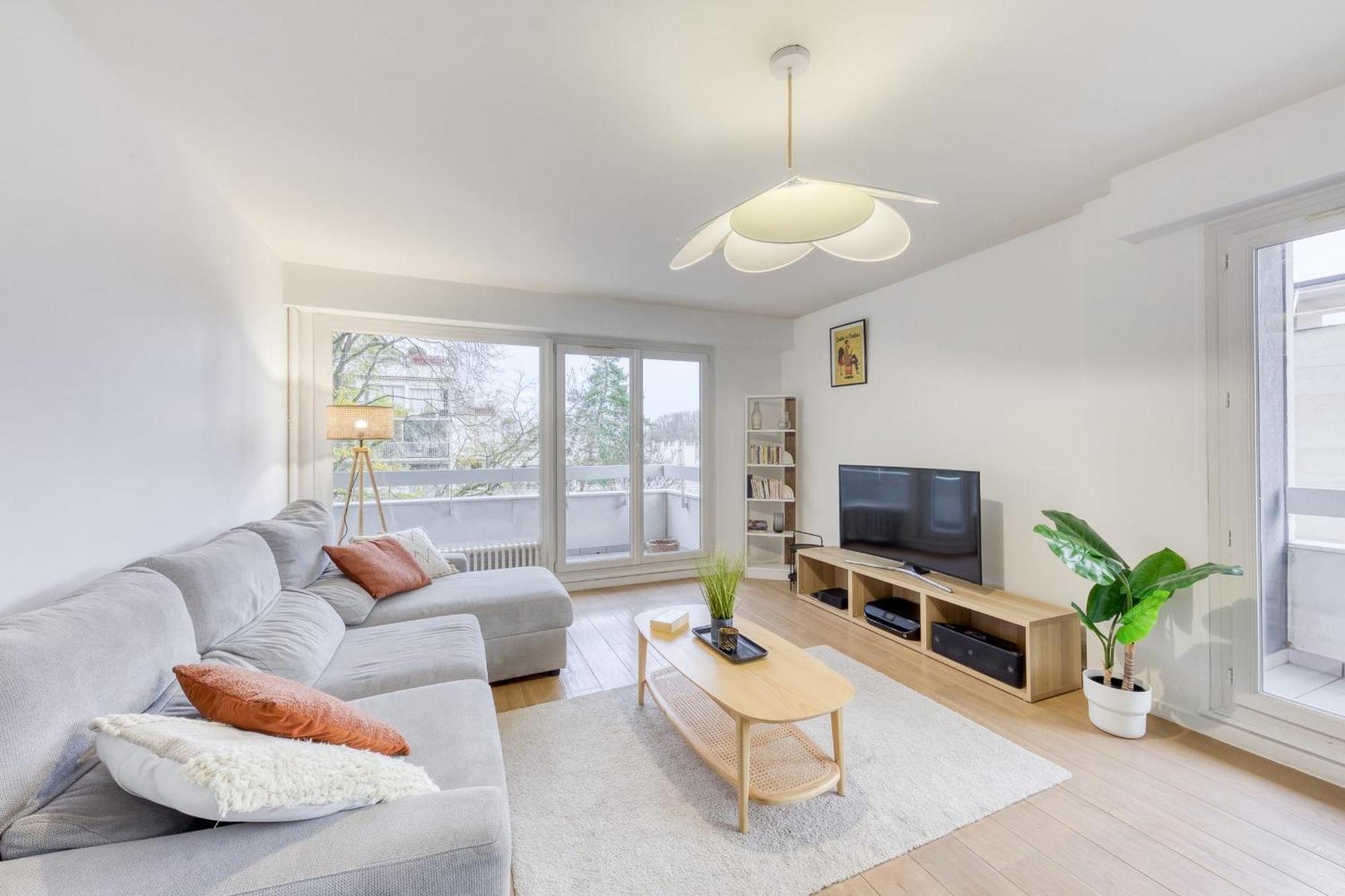 Grand Appartement Spacieux - Proche Paris Sèvres Exterior foto