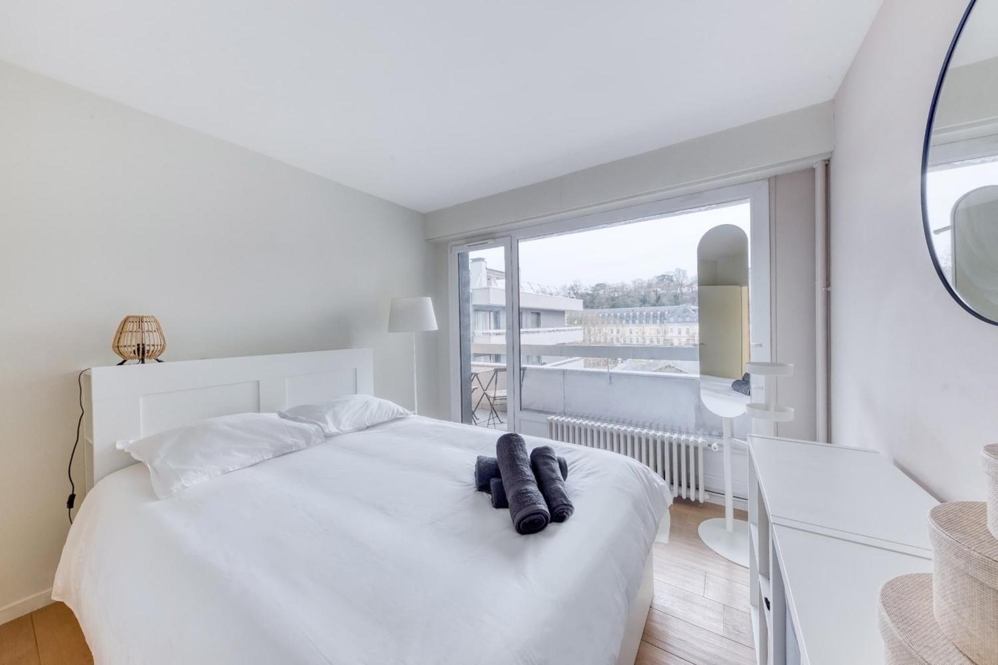 Grand Appartement Spacieux - Proche Paris Sèvres Exterior foto