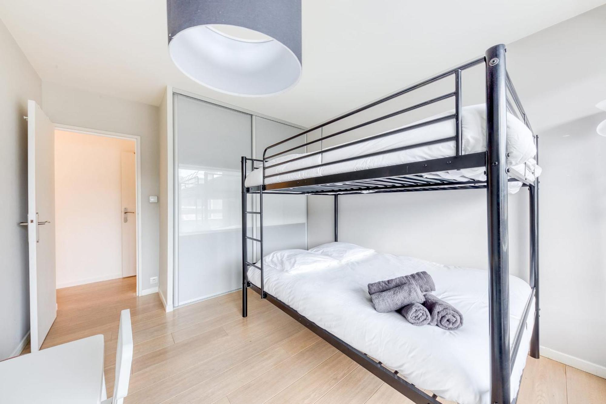 Grand Appartement Spacieux - Proche Paris Sèvres Exterior foto