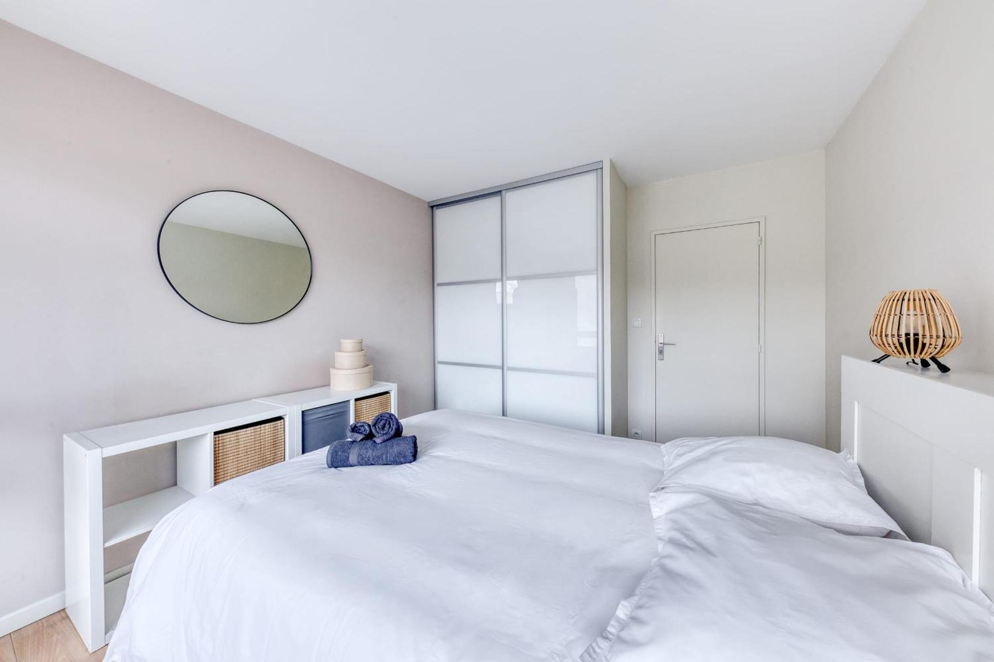 Grand Appartement Spacieux - Proche Paris Sèvres Exterior foto